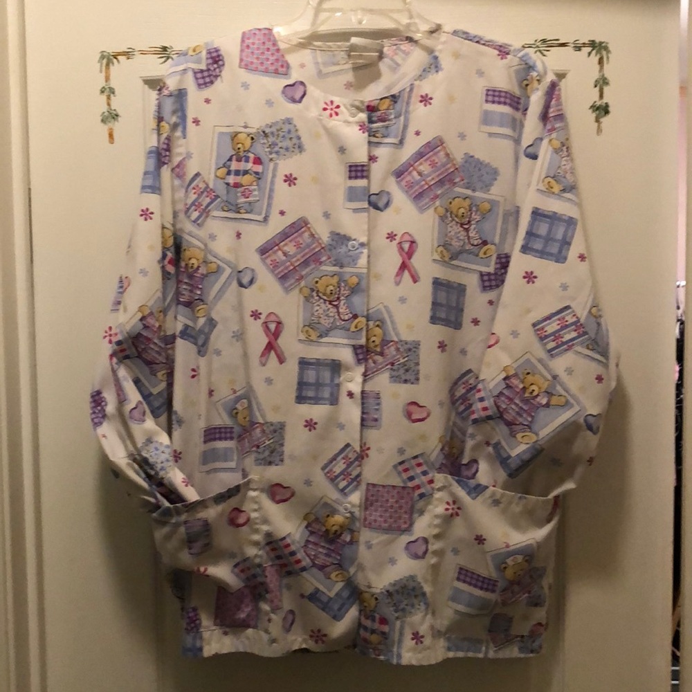 Used nurses snap front jacket size M